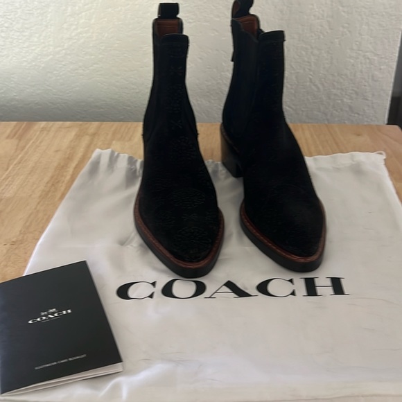 Coach ankle boot. Black suede size 5B. Floral cutouts stitching - Picture 1 of 9